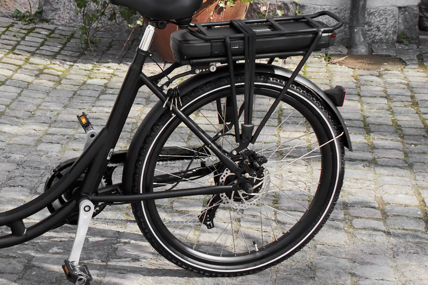 AMCARGOBIKES ULTIMATE CURVE CARGO ELECTRIC TRICYCLE – BLACK